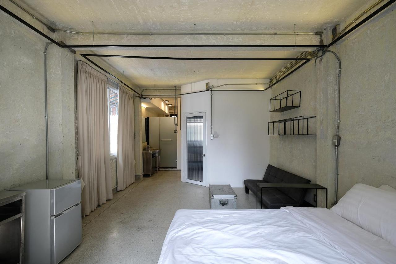 Ep1 Shophouse Hotel Bangkok Exterior photo