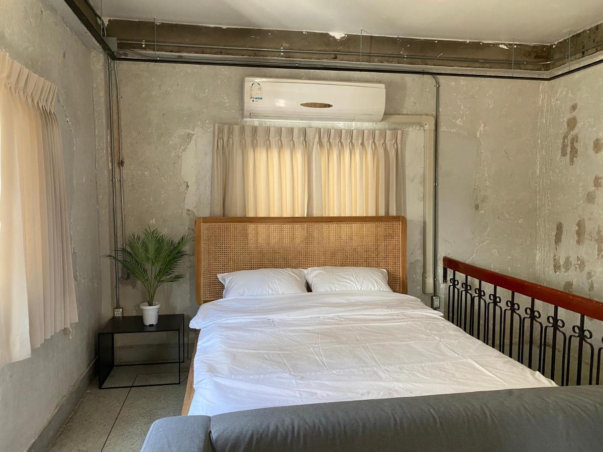 Ep1 Shophouse Hotel Bangkok Exterior photo